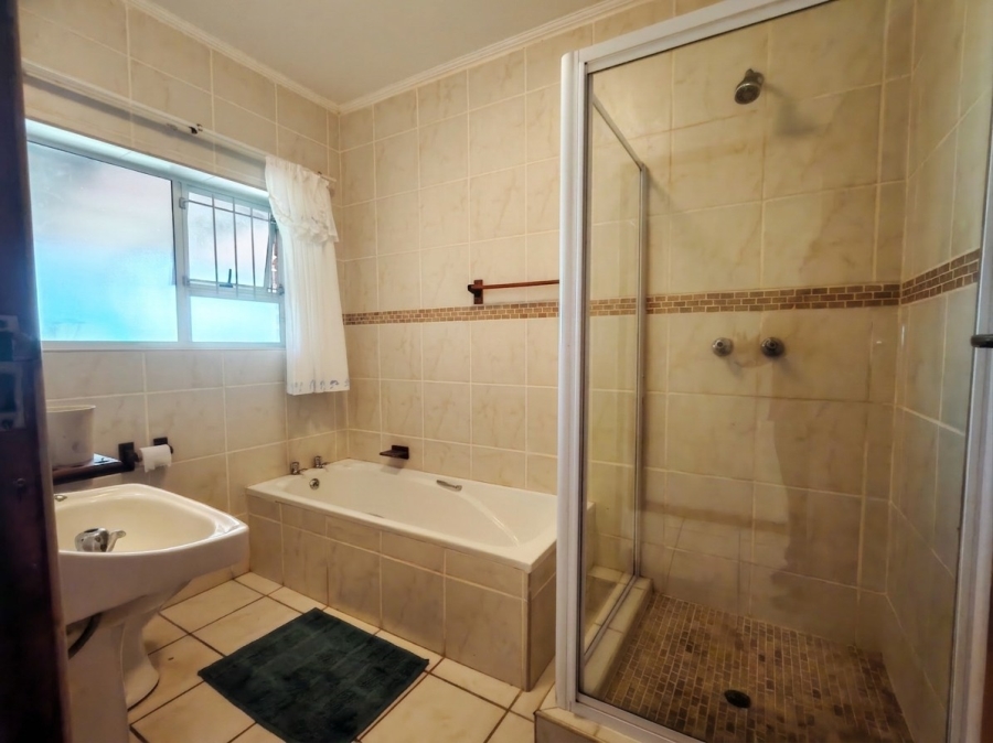 4 Bedroom Property for Sale in Boknesstrand Eastern Cape